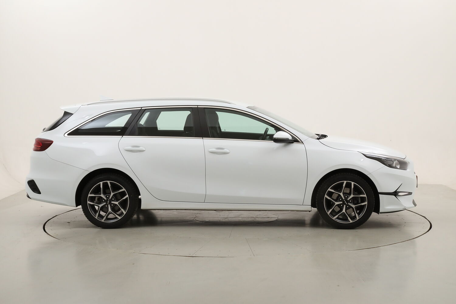 Kia Ceed SW MHEV iMT Business Class usata del 2022 con 105.146 km