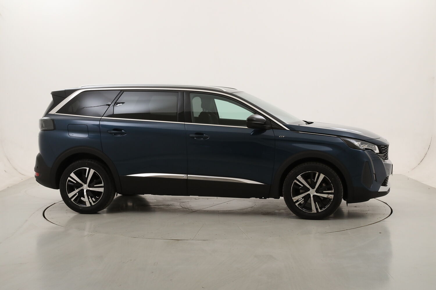 Peugeot 5008 GT EAT8 - 7 posti usata del 2023 con 47.077 km