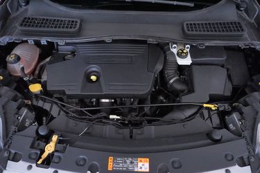 Ford Kuga Vano motore Vano motore di Ford Kuga