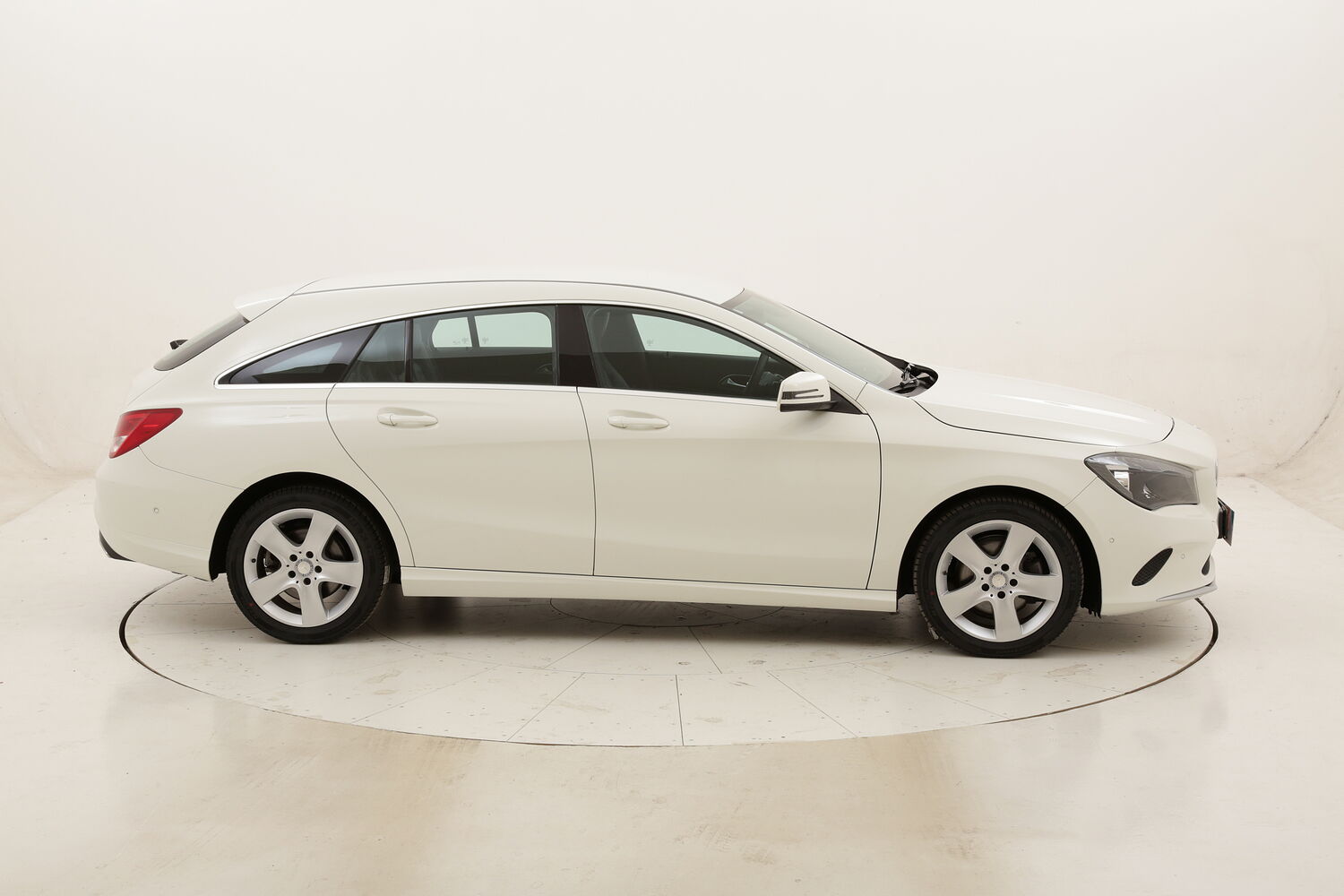 Mercedes CLA SW 220d Business 4Matic Aut. usata del 2017 con 107.682 km