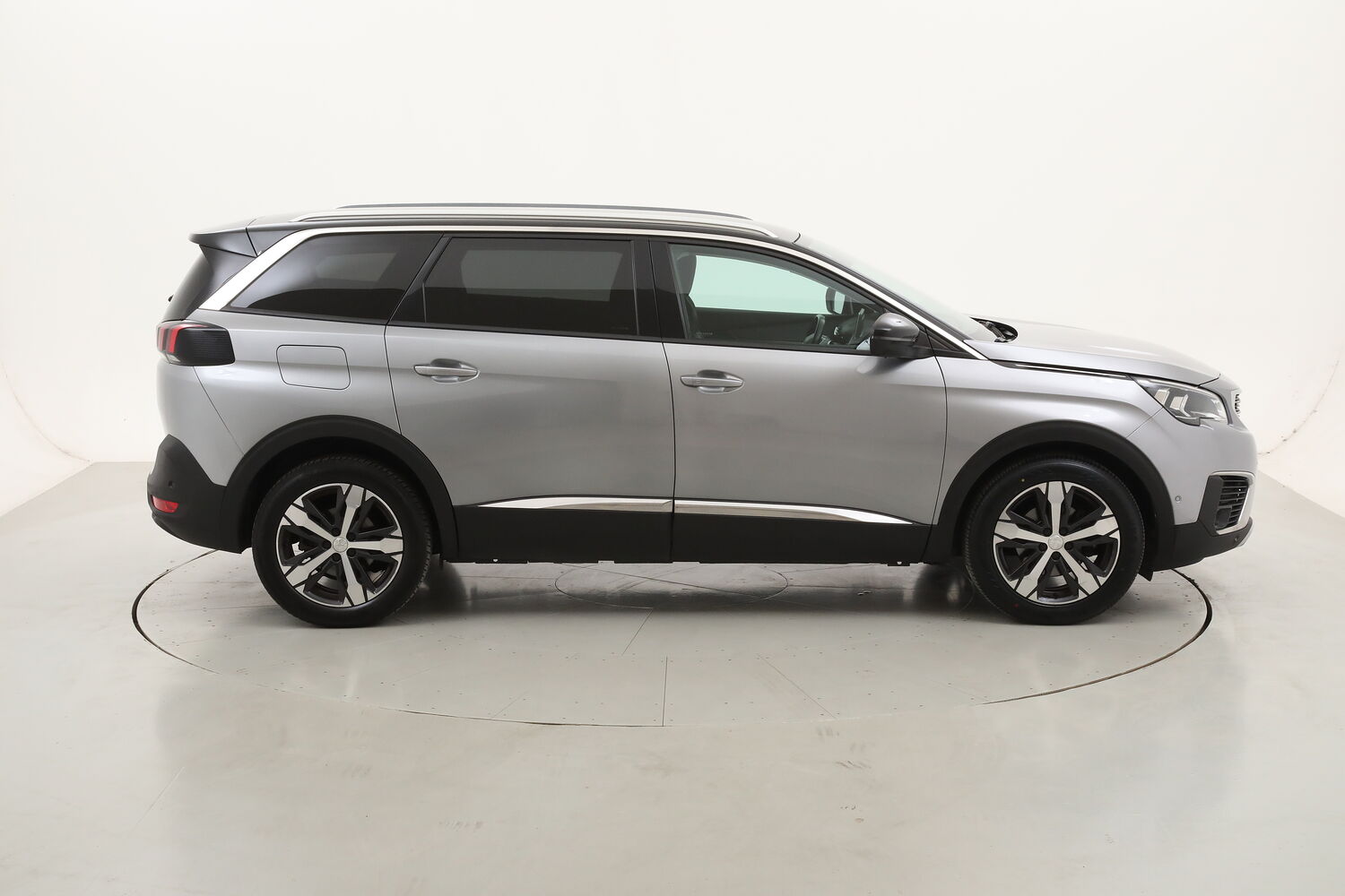 Peugeot 5008 Allure EAT8 - 7 POSTI usata del 2019 con 93.138 km