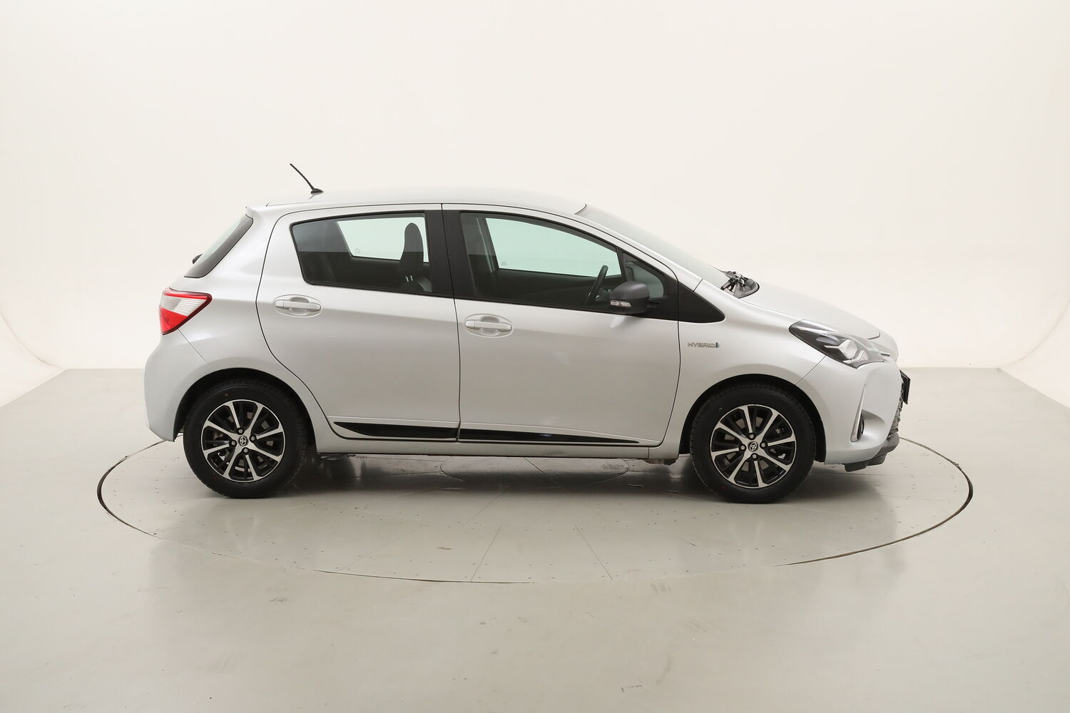 Toyota Yaris Hybrid Active usata del 2018 con 103.590 km