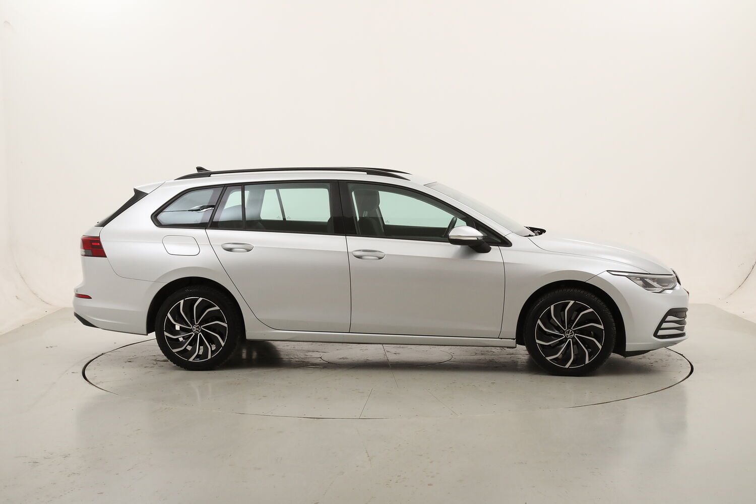 Volkswagen Golf Variant Variant Life DSG usata del 2022 con 132.137 km