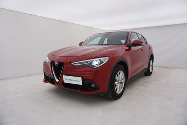 Alfa Romeo Stelvio Da un'altra prospettiva Alfa Romeo Stelvio Da un'altra prospettiva