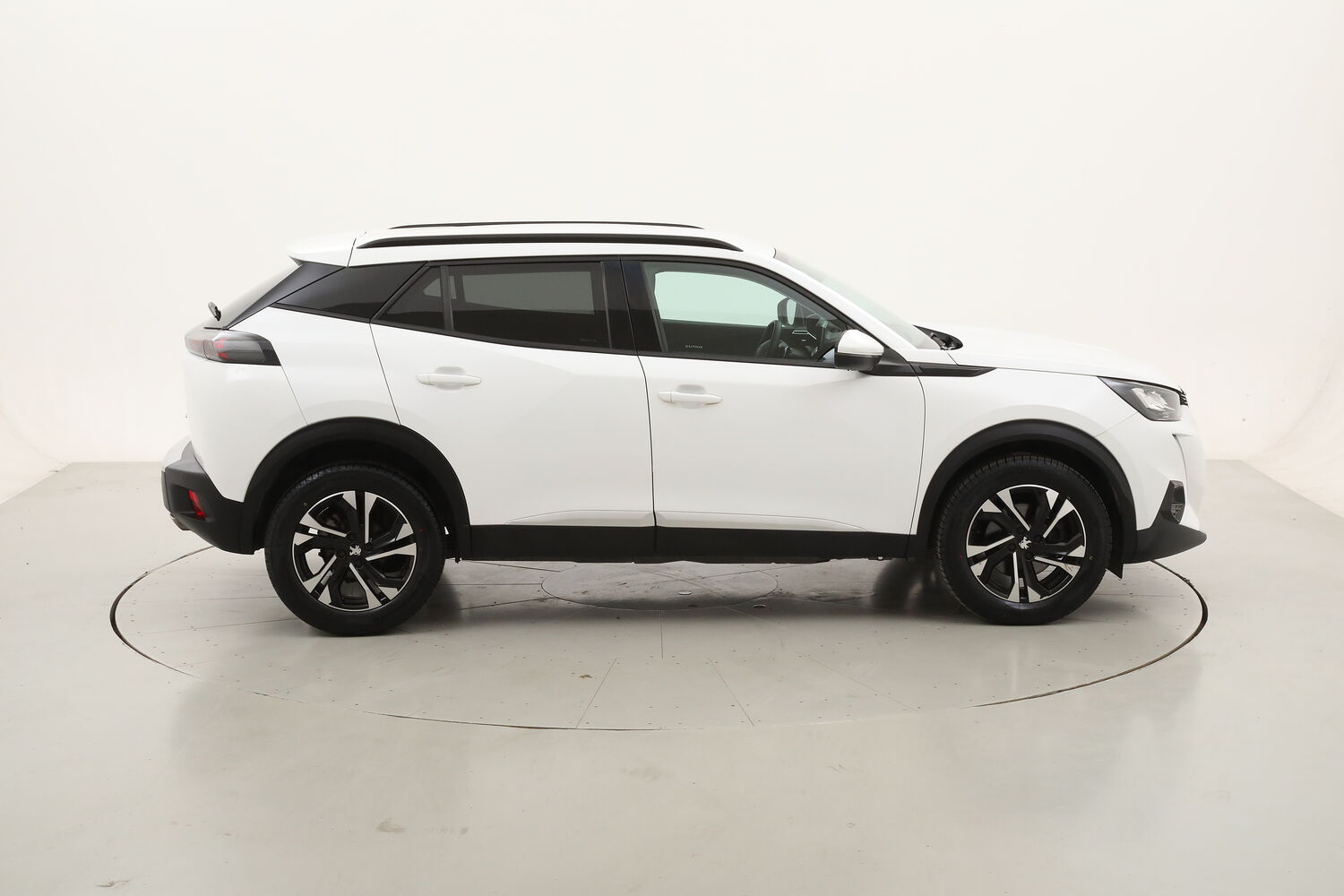 Peugeot 2008 Allure Pack EAT8 usata del 2021 con 94.383 km