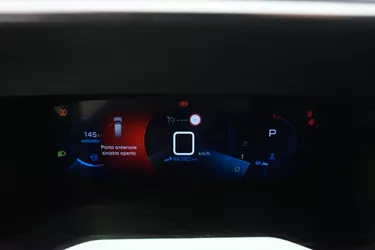 Peugeot 2008 Allure Pack EAT8 1.5 Diesel 131CV Automatico Interni