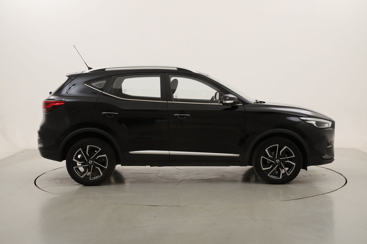 MG ZS Luxury aut. usata del 2024 con 48.421 km