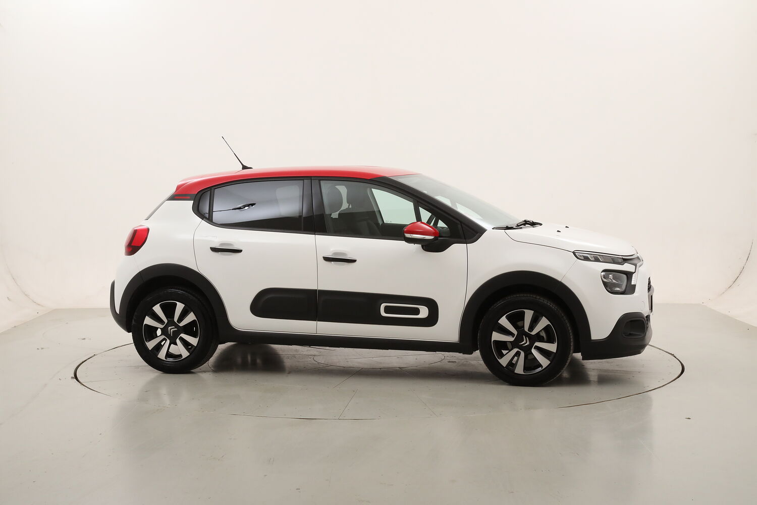 Citroen C3 Shine usata del 2023 con 19.617 km