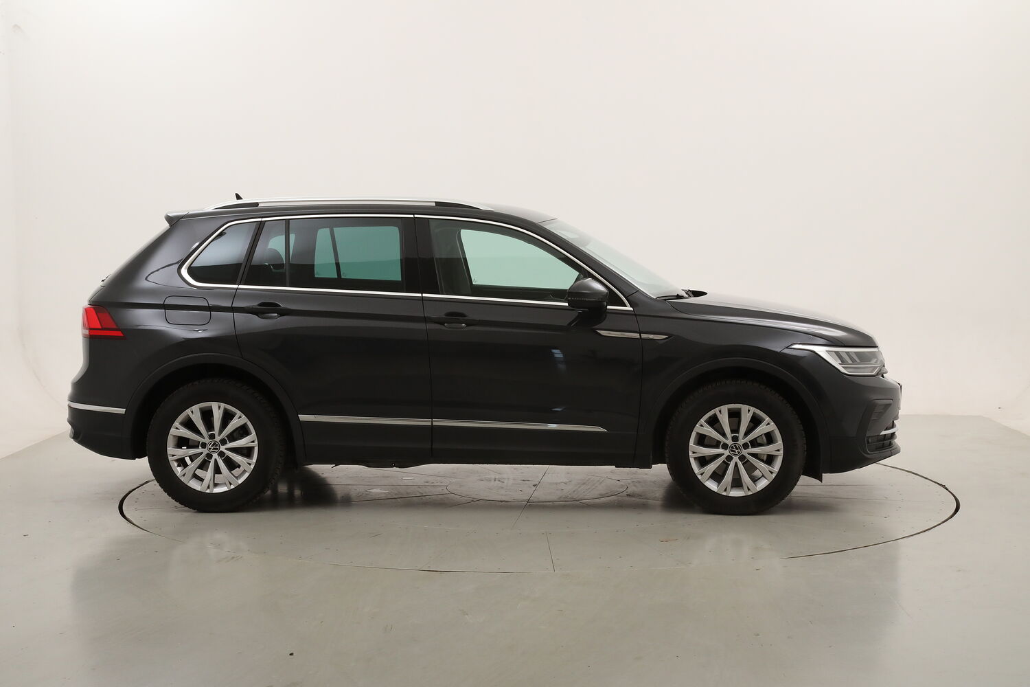 Volkswagen Tiguan DSG Life usata del 2021 con 81.773 km