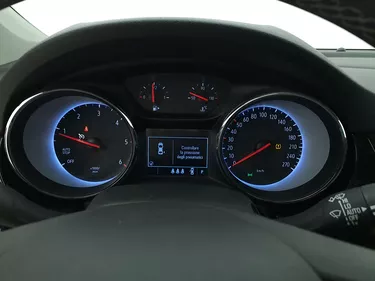 Opel Astra ST Business Elegance AT9 1.5 Diesel 122CV Automatico Interni