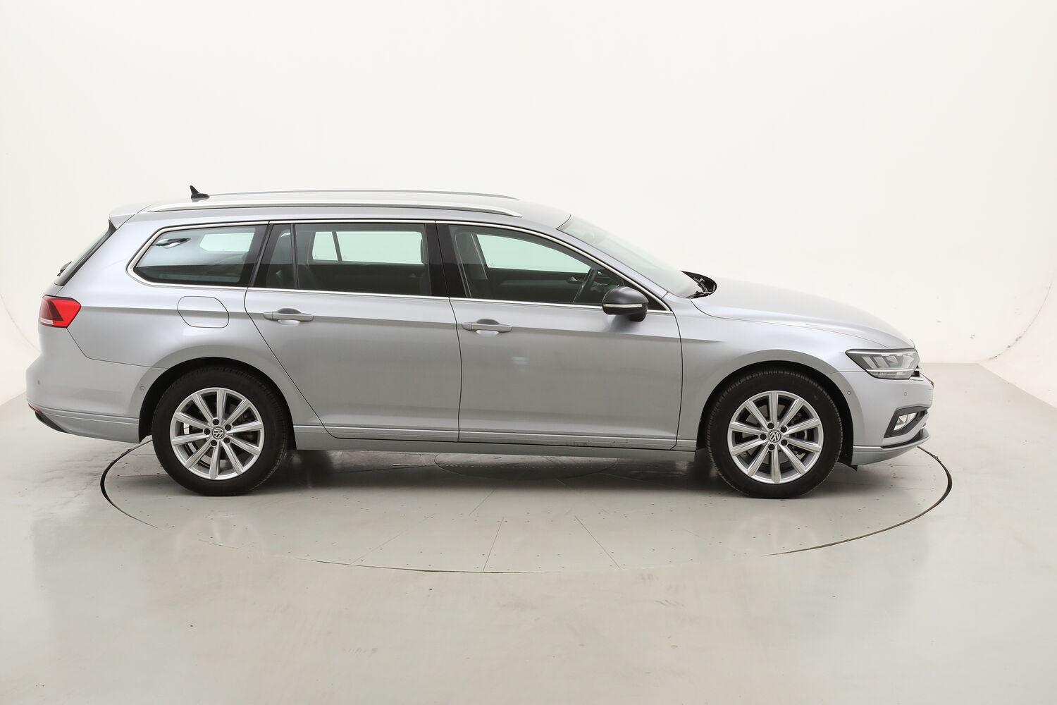 Volkswagen Passat Business DSG usata del 2020 con 87.272 km