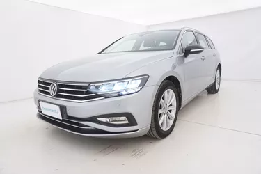 Volkswagen Passat Business DSG 2.0 Diesel 150CV Automatico Visione frontale