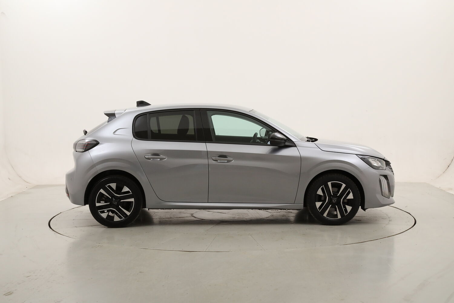 Peugeot 208 Allure usata del 2025 con 18.320 km