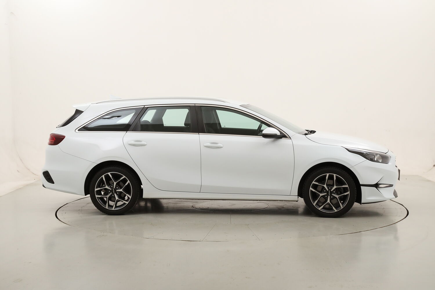 Kia Ceed SW MHEV Business Class usata del 2022 con 114.454 km