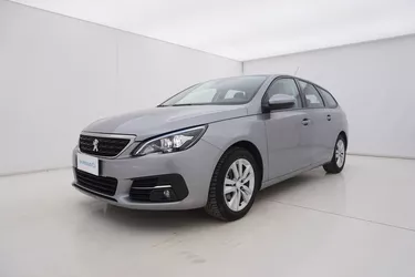 Peugeot 308 SW Business EAT8 1.5 Diesel 131CV Automatico Visione frontale
