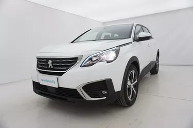 Peugeot 5008 Business EAT6 - 7 posti 1.6 Diesel 120CV Automatico Visione frontale