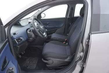 Lancia Ypsilon Hybrid Platino 1.0 Mild Hybrid 70CV Manuale Sedili