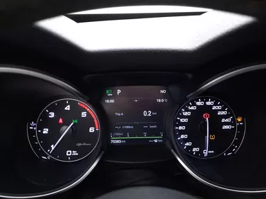 Alfa Romeo Stelvio Super Q4 AT8 2.1 Diesel 210CV Automatico Interni