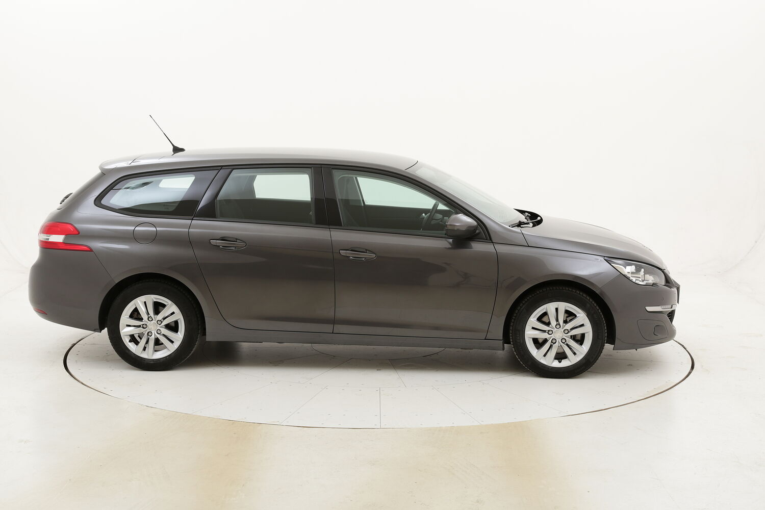 Peugeot 308 SW Business EAT6 usata del 2017 con 85.005 km