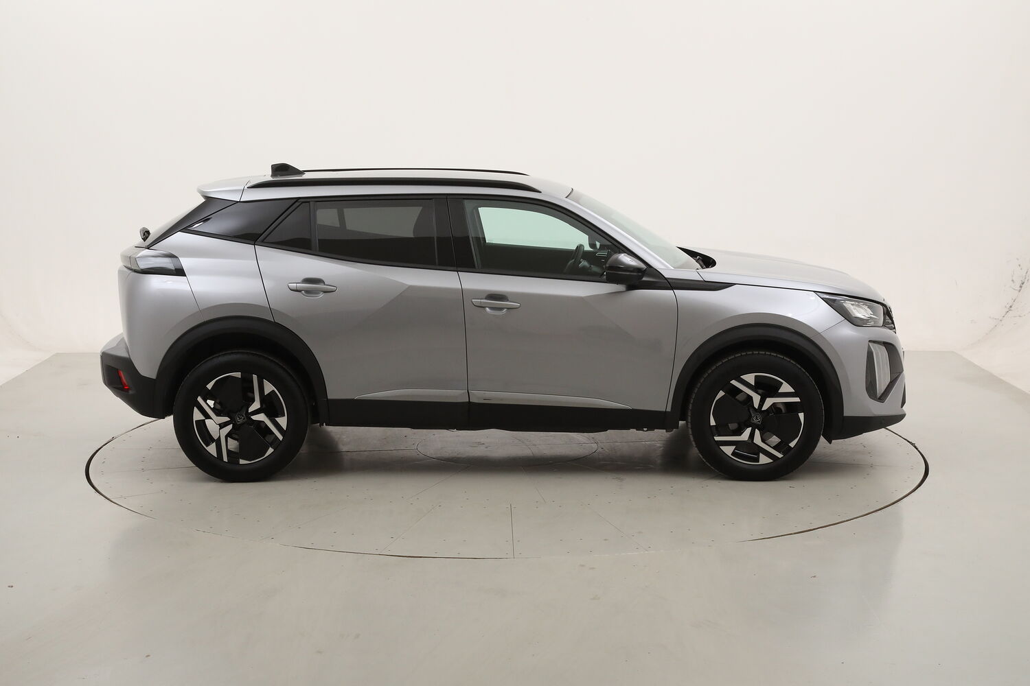 Peugeot 2008 Allure usata del 2025 con 23.849 km