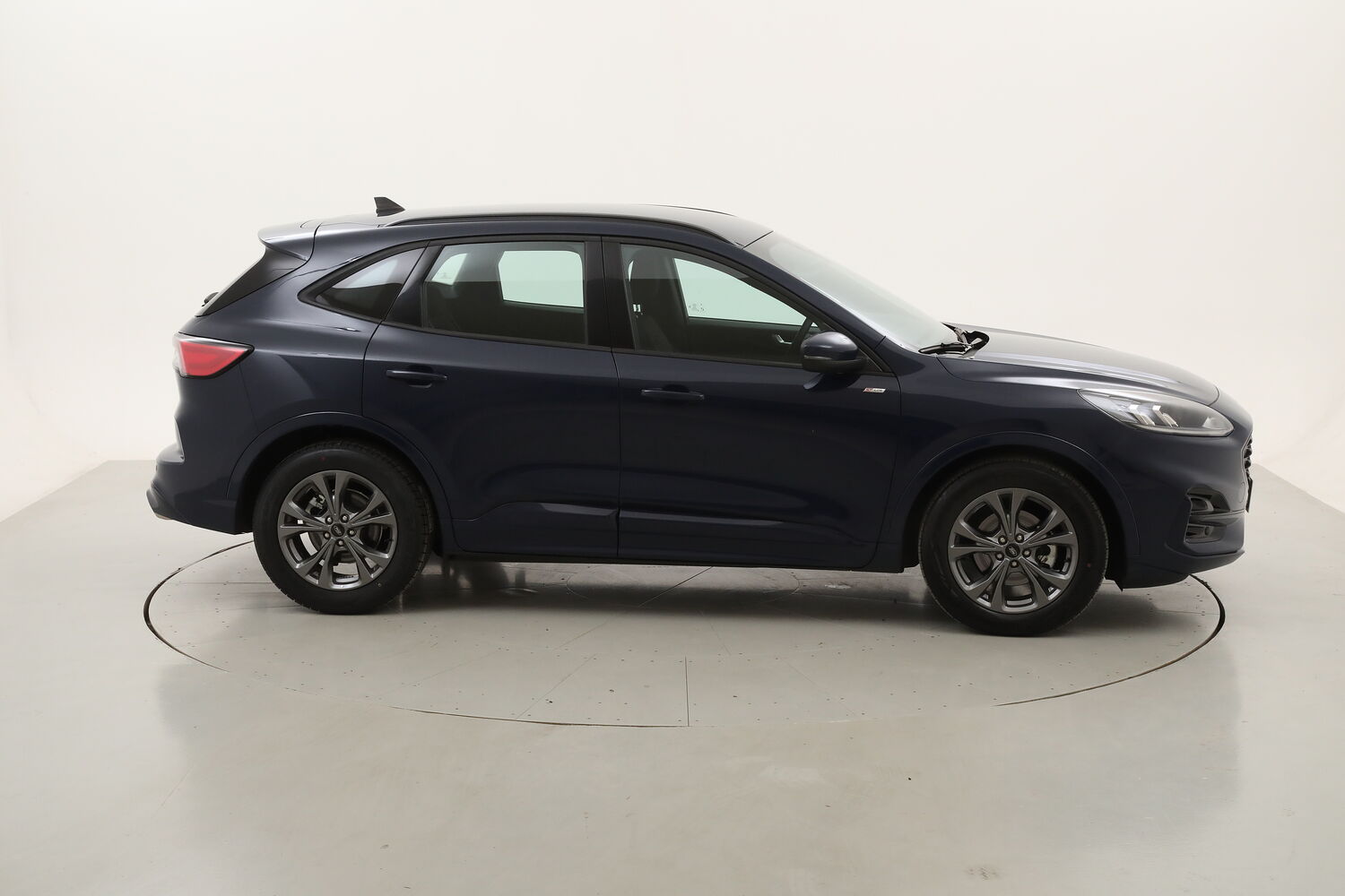 Ford Kuga ST-Line 2WD usata del 2023 con 42.163 km