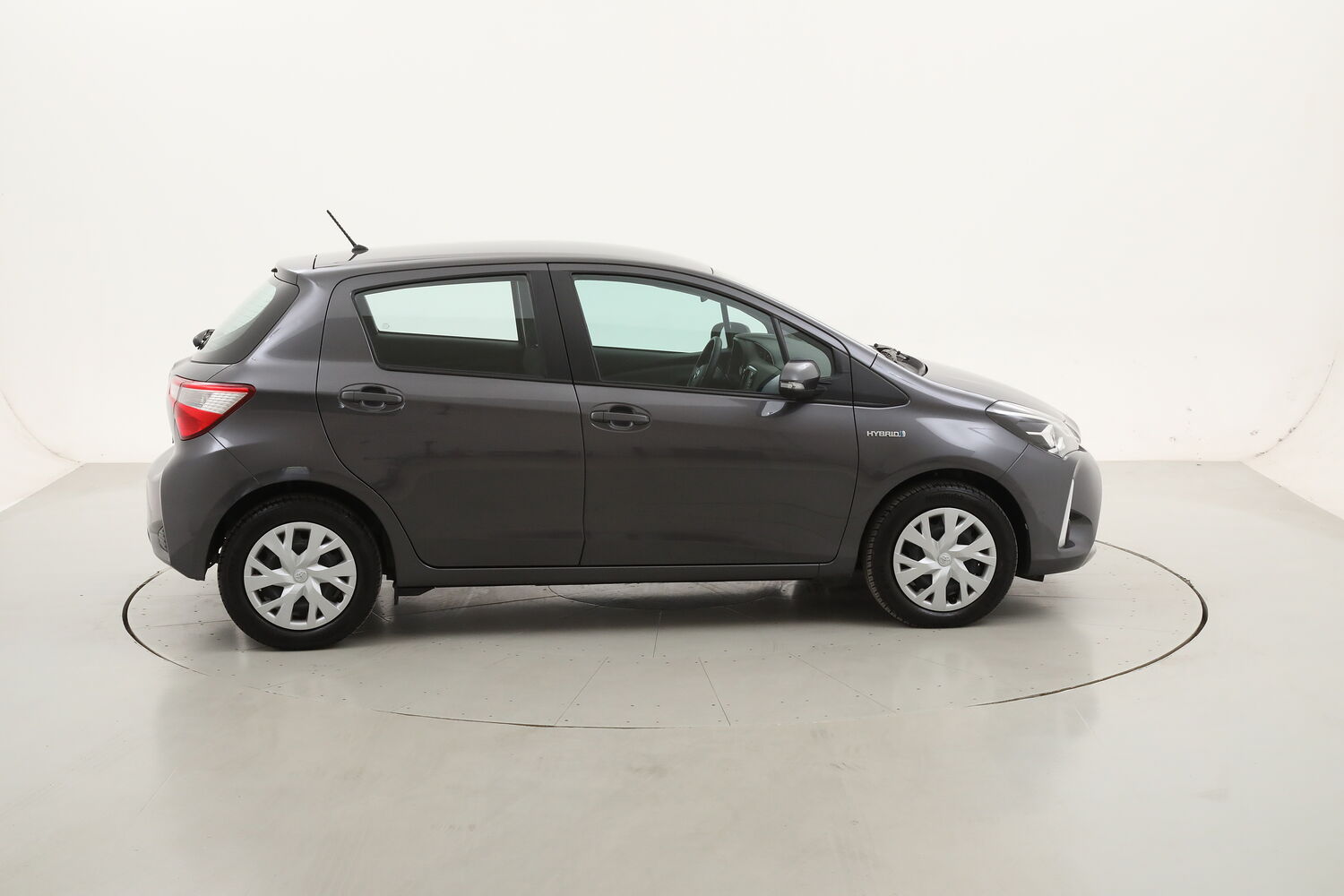 Toyota Yaris Hybrid Business usata del 2018 con 32.888 km