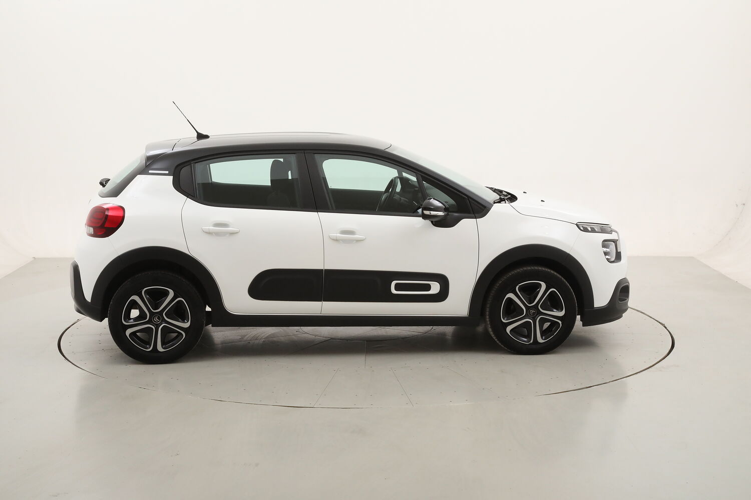 Citroen C3 Shine usata del 2022 con 16.135 km
