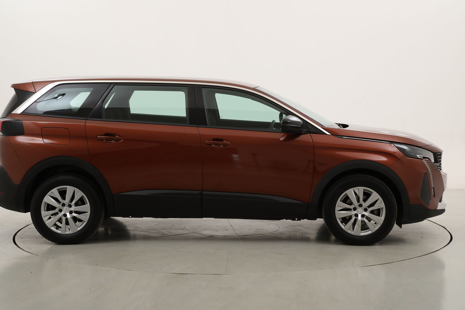 Peugeot 5008 Active Pack EAT8 usata del 2023 con 64.897 km