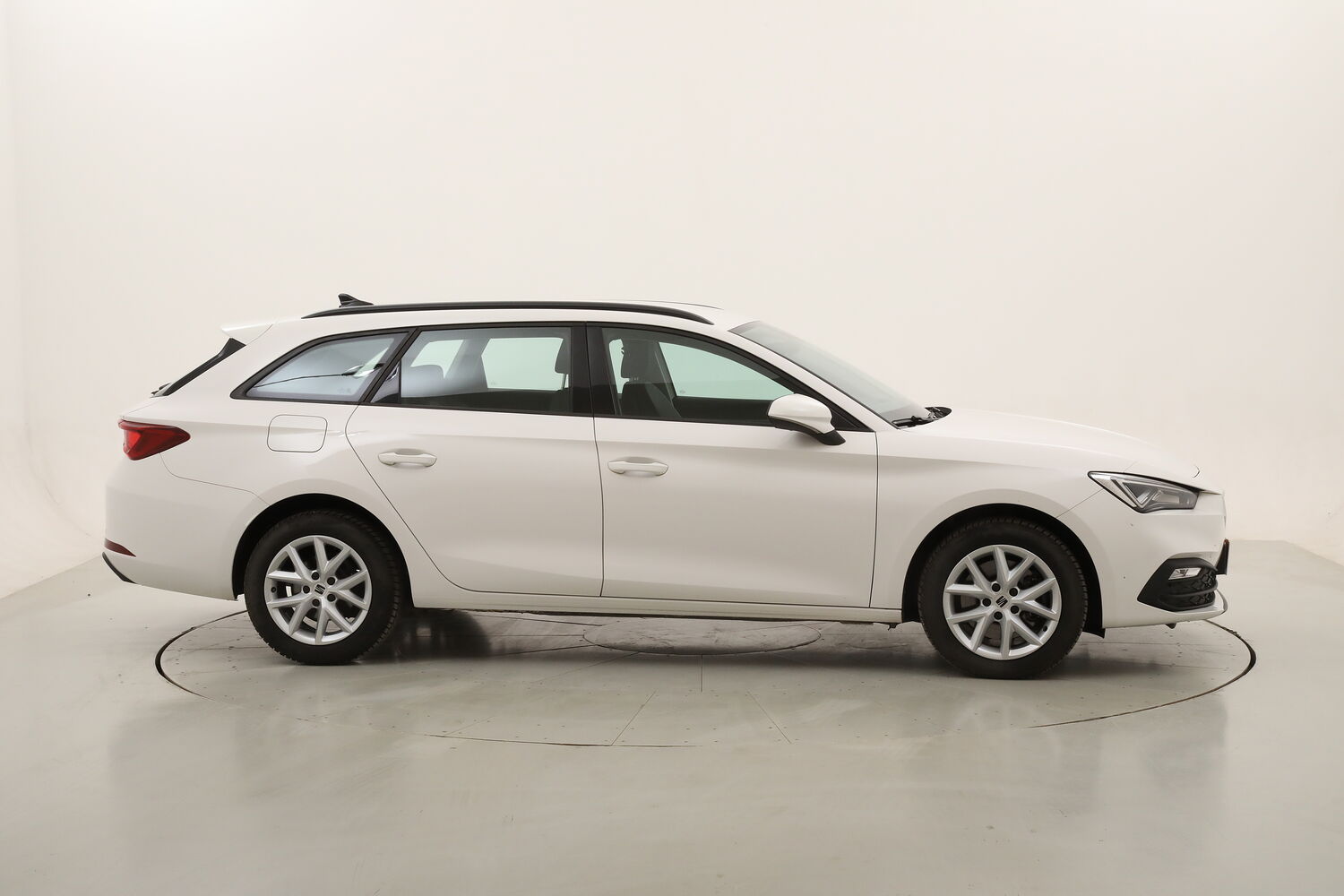 Seat Leon Sportstourer Business DSG usata del 2022 con 120.440 km