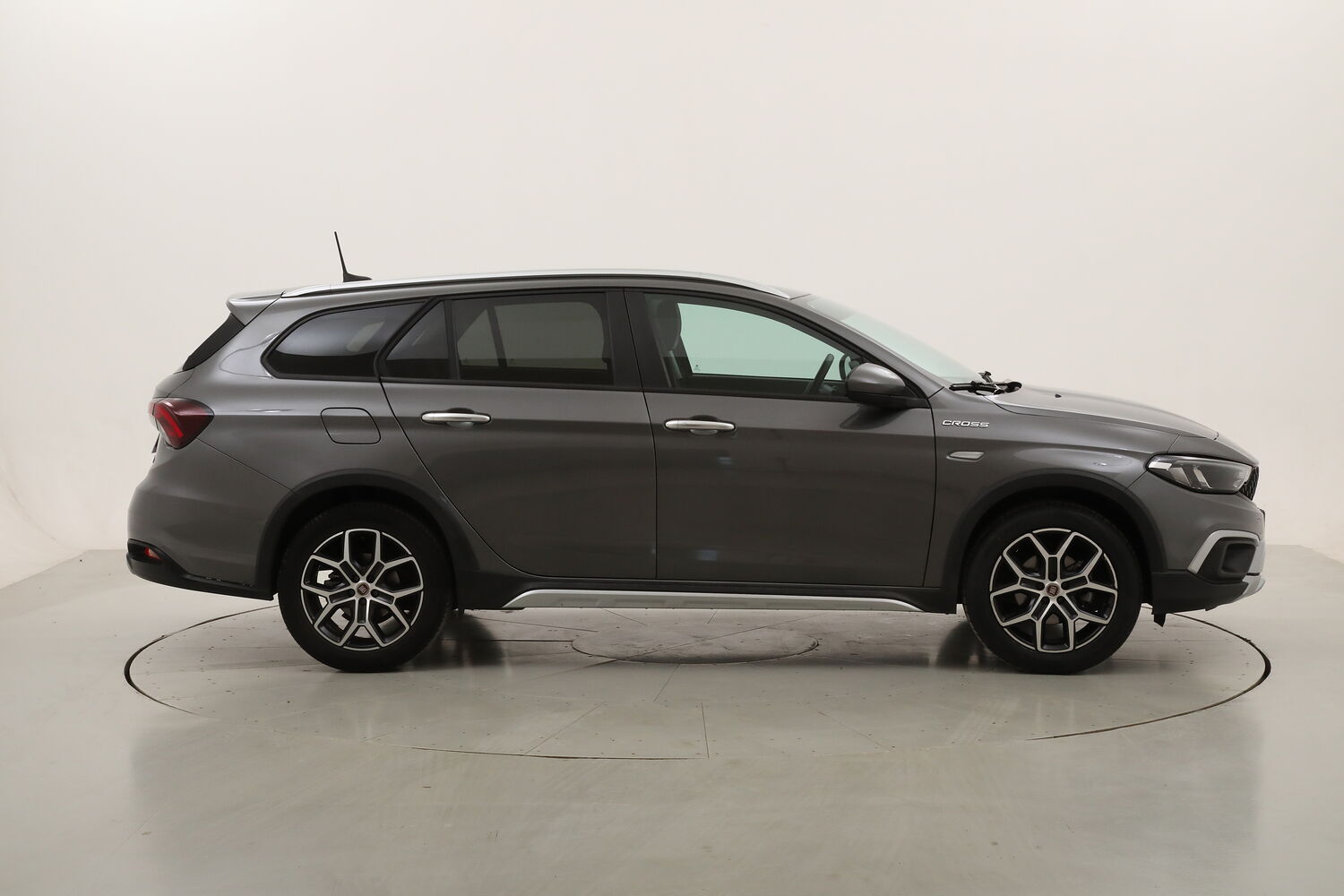 Fiat Tipo SW Hybrid Cross DCT usata del 2022 con 99.884 km