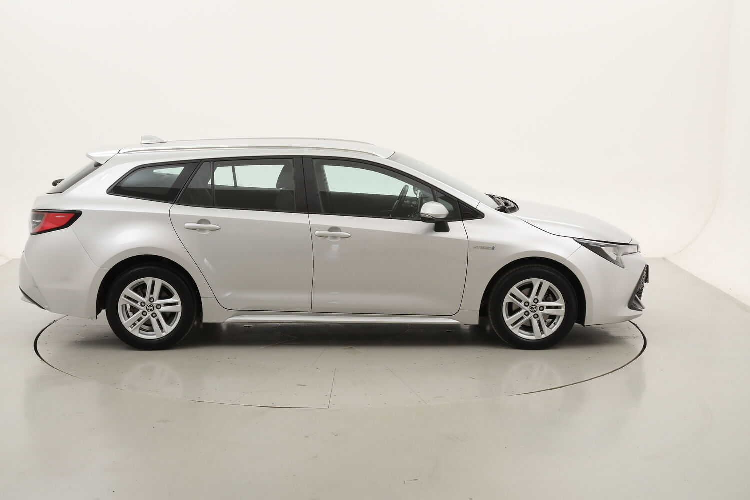 Toyota Corolla TS Hybrid Business usata del 2022 con 76.706 km