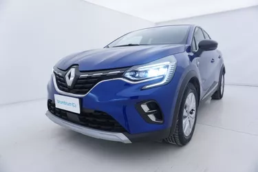 Renault Captur Intens 1.6 Plug-In Hybrid 159CV Automatico Visione frontale