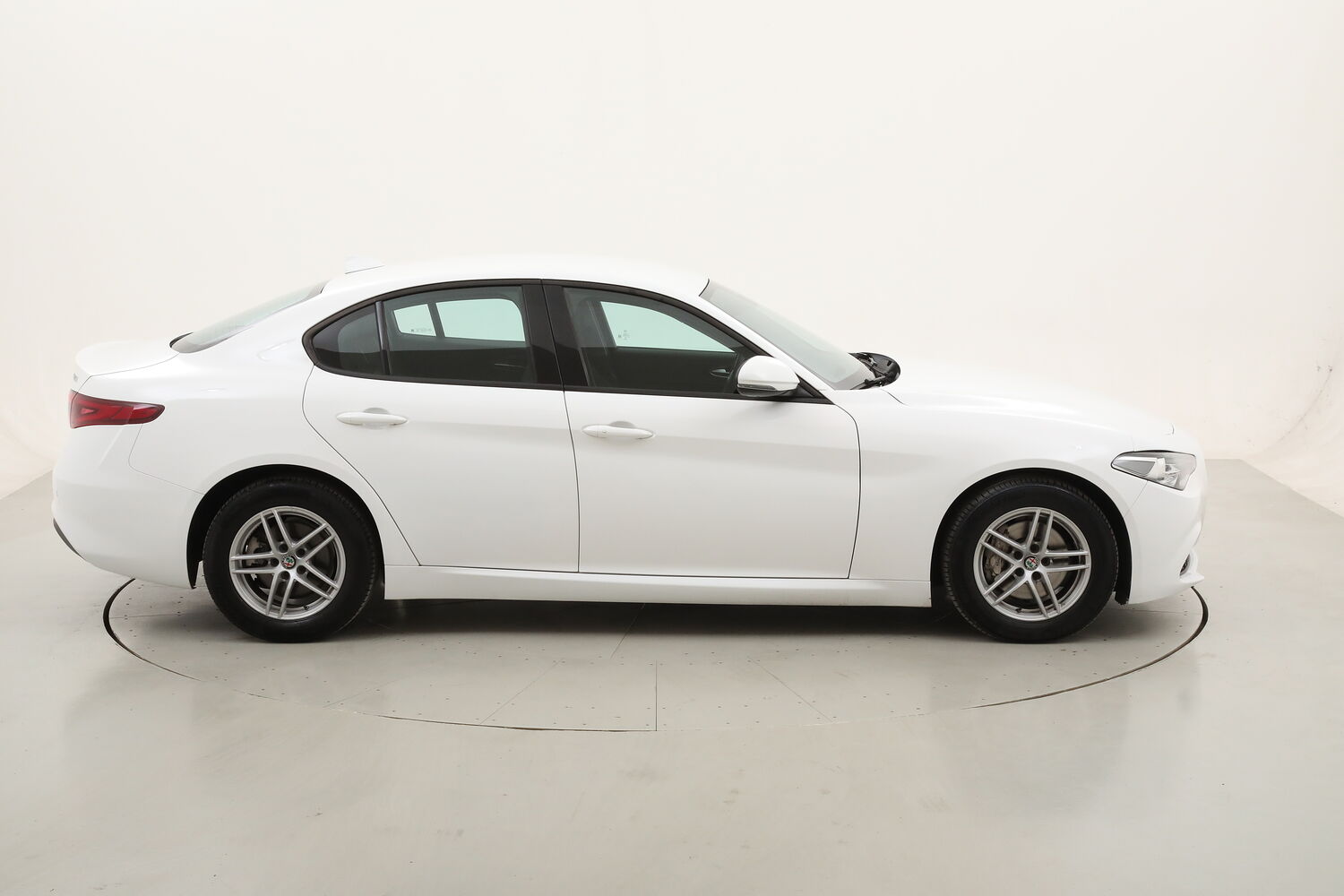 Alfa Romeo Giulia Business AT8 usata del 2021 con 71.197 km