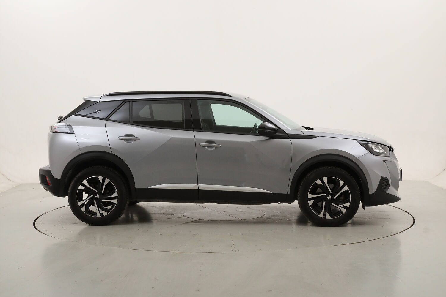 Peugeot 2008 Allure Pack EAT8 usata del 2022 con 84.982 km