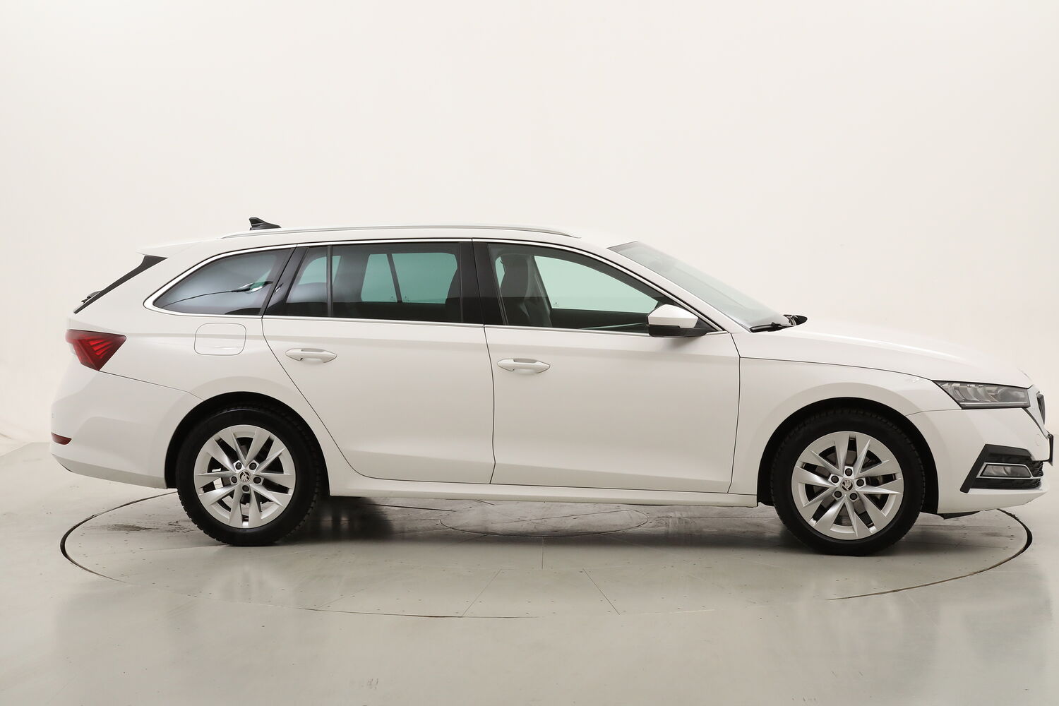 Skoda Octavia Wagon Style DSG usata del 2020 con 124.511 km