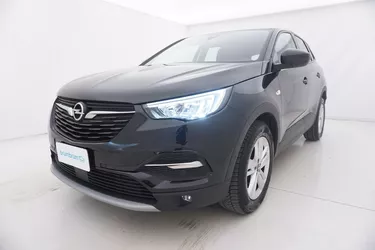 Opel Grandland Elegance AT8 1.5 Diesel 131CV Automatico Visione frontale