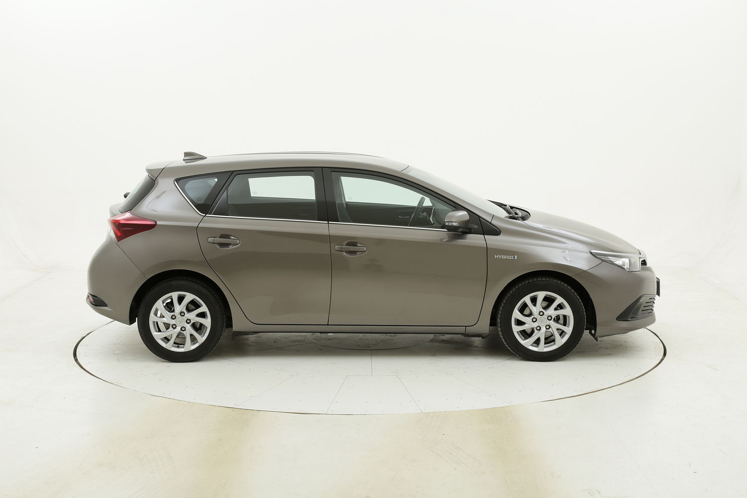 Toyota Auris Hybrid Business usata del 2017 con 56.938 km
