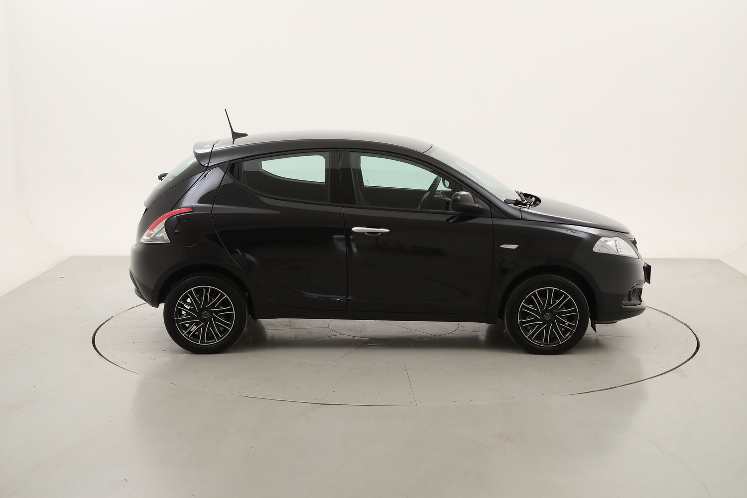 Lancia Ypsilon Hybrid Oro usata del 2024 con 20.564 km