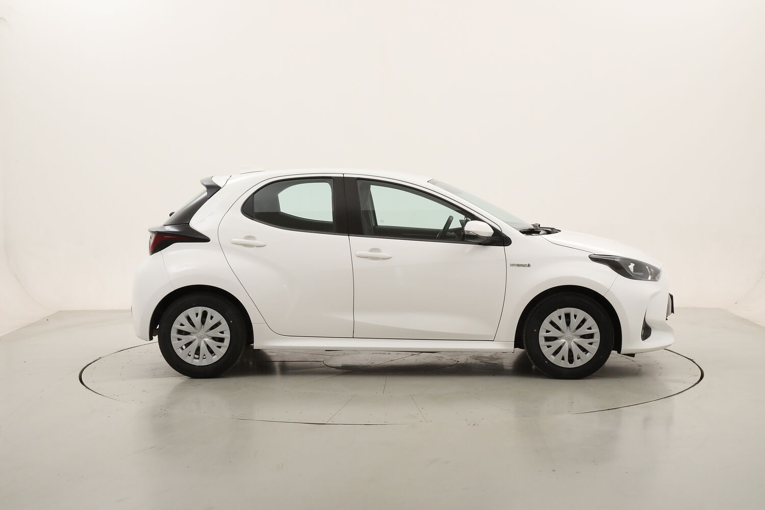Toyota Yaris Hybrid Business usata del 2020 con 110.359 km