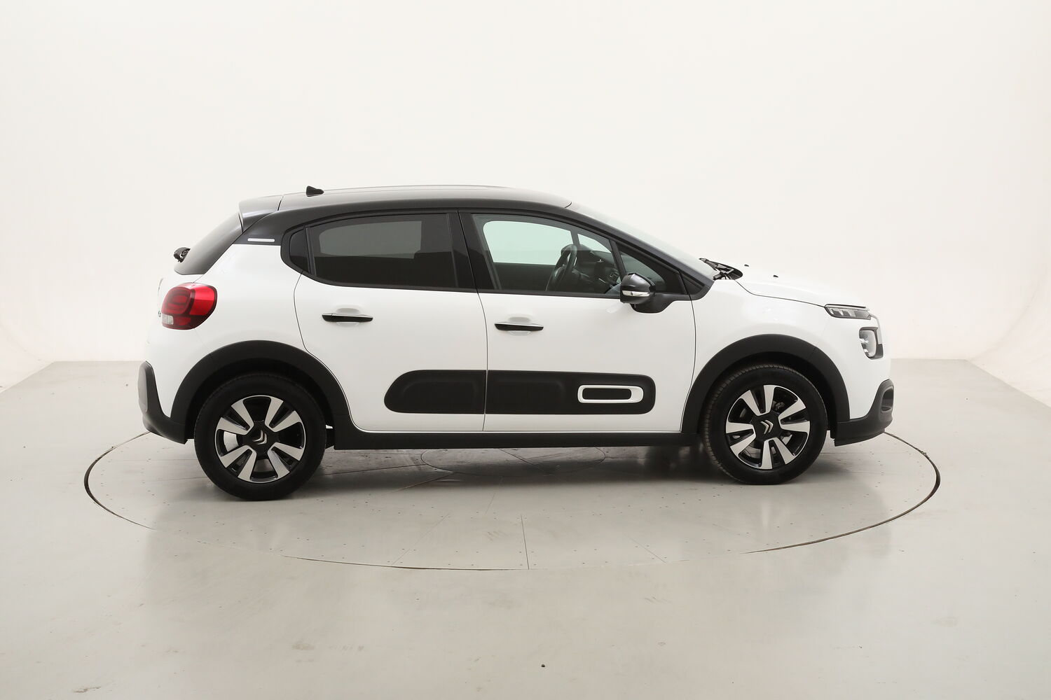 Citroen C3 Shine usata del 2023 con 7.726 km