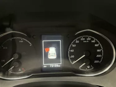 Toyota Yaris Hybrid Business 1.5 Full Hybrid 101CV Automatico Interni