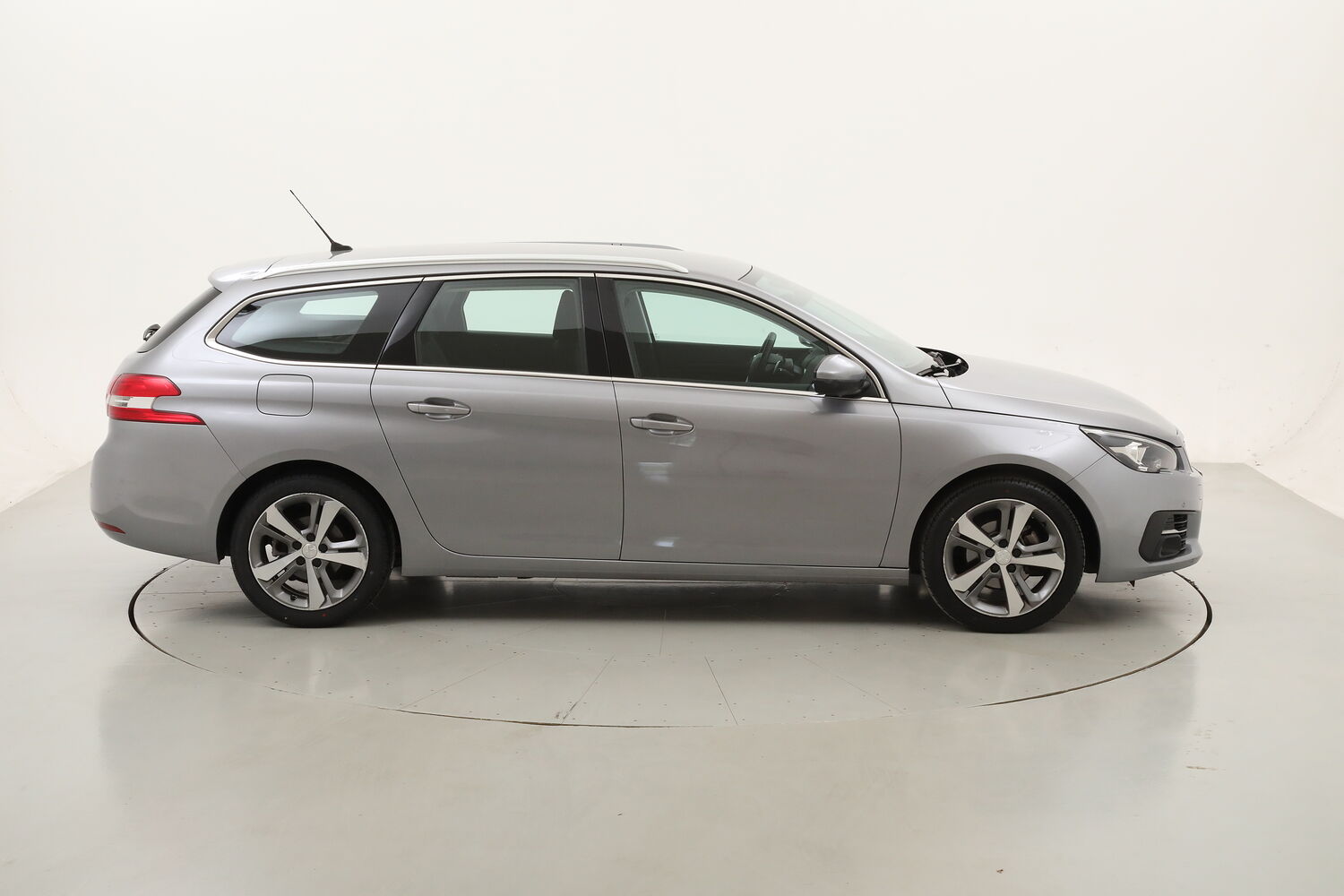 Peugeot 308 SW Allure EAT8 usata del 2020 con 105.524 km