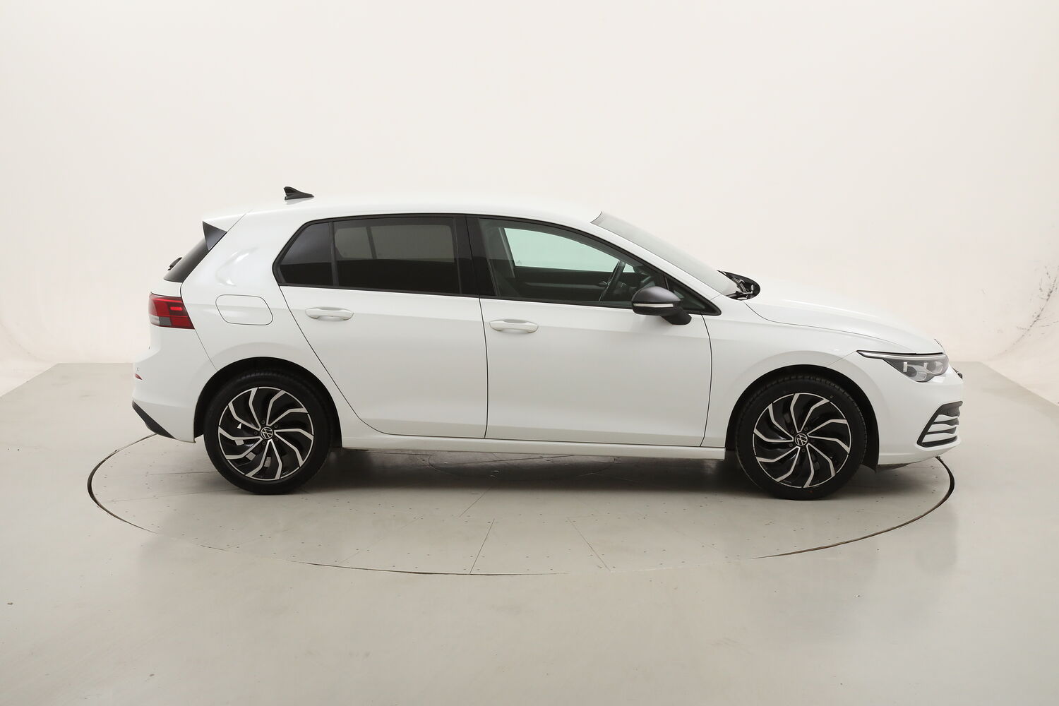 Volkswagen Golf Life DSG usata del 2021 con 79.744 km