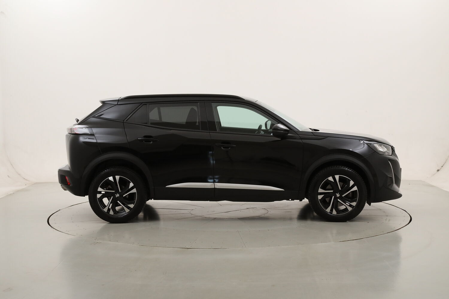 Peugeot 2008 Allure Pack EAT8 usata del 2022 con 58.306 km