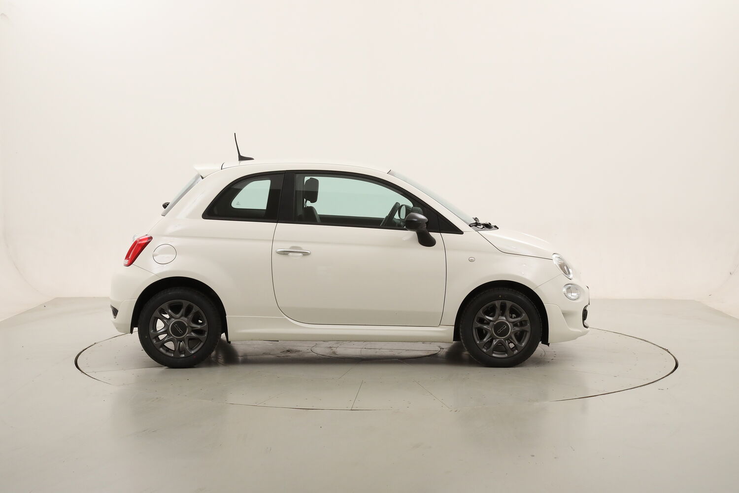 Fiat 500 Hybrid Connect usata del 2021 con 31.479 km