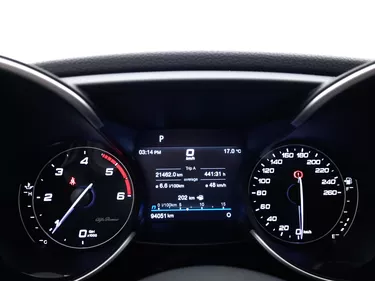 Alfa Romeo Giulia Business AT8 2.1 Diesel 160CV Automatico Interni