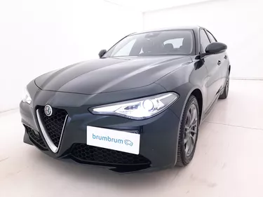 Alfa Romeo Giulia Business AT8 2.1 Diesel 160CV Automatico Visione frontale