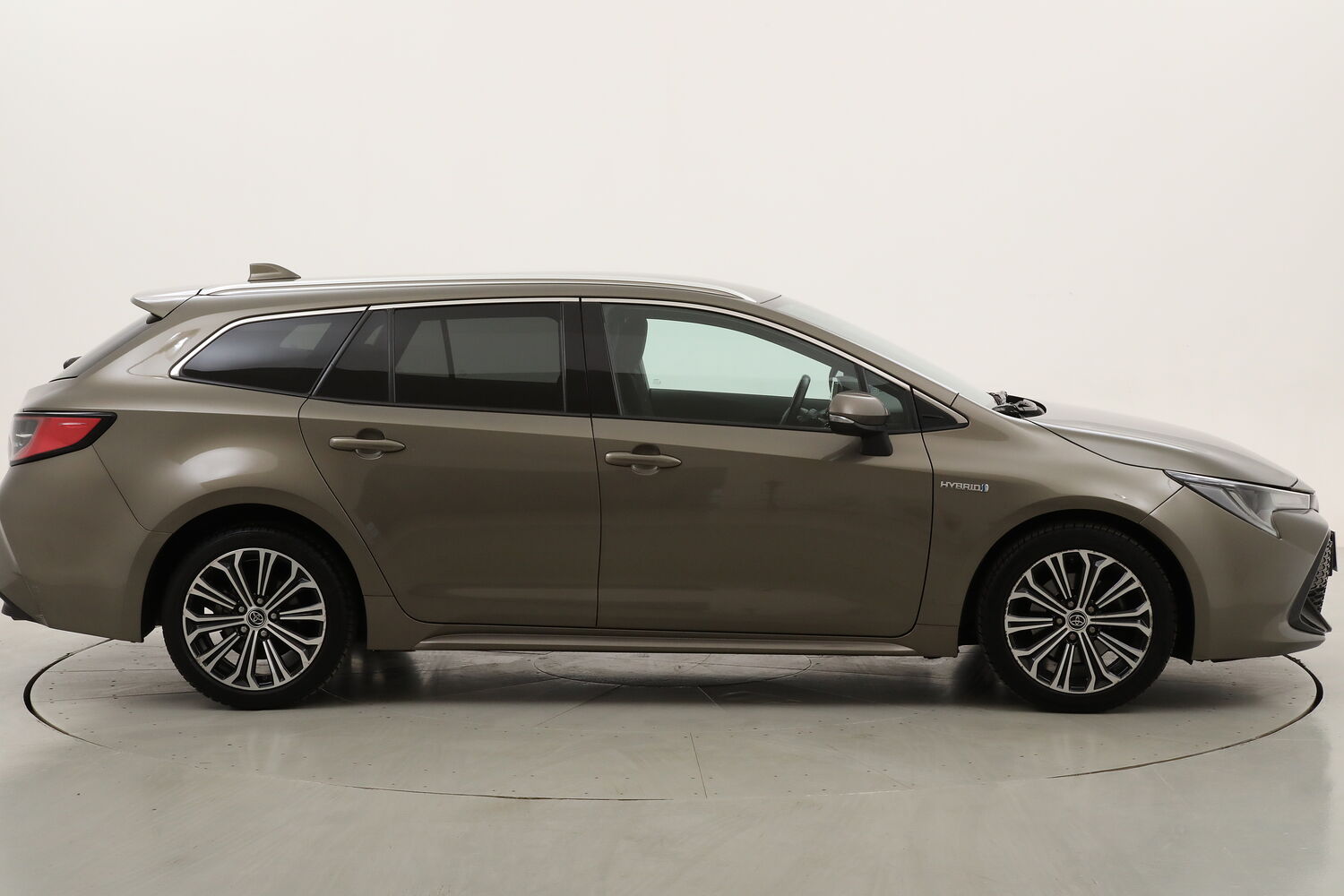 Toyota Corolla TS Hybrid Style usata del 2020 con 121.438 km
