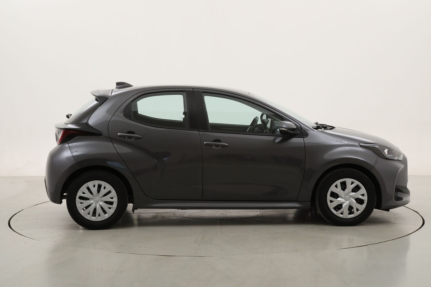 Toyota Yaris Hybrid Business usata del 2021 con 87.201 km