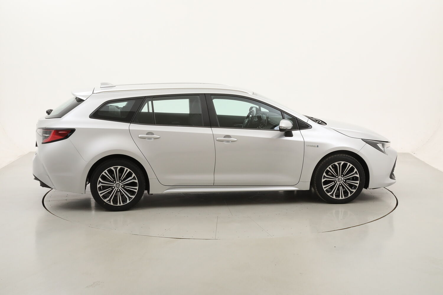 Toyota Corolla TS Hybrid Business usata del 2020 con 122.197 km